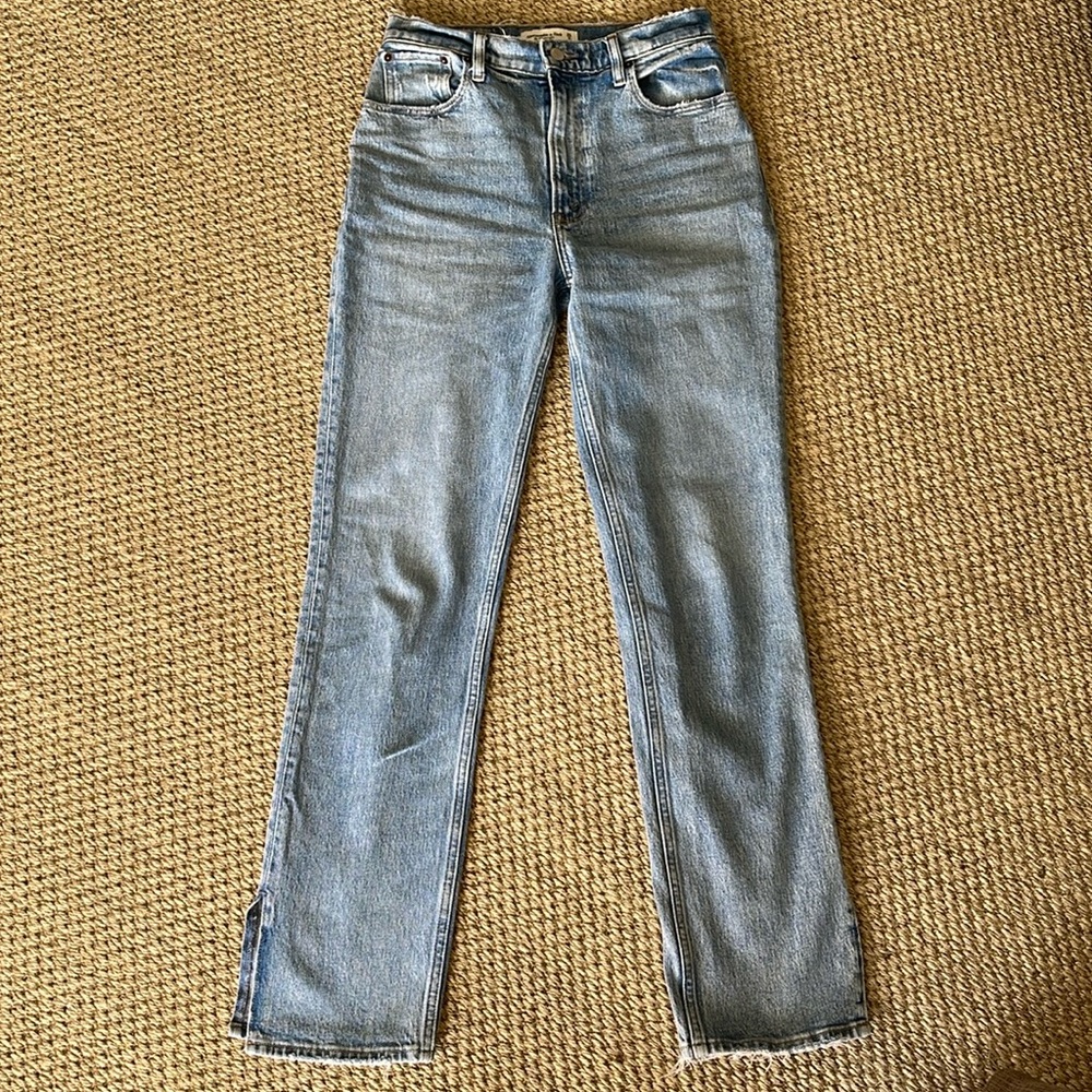 Abercrombie the 90s Straight Ultra High Rise